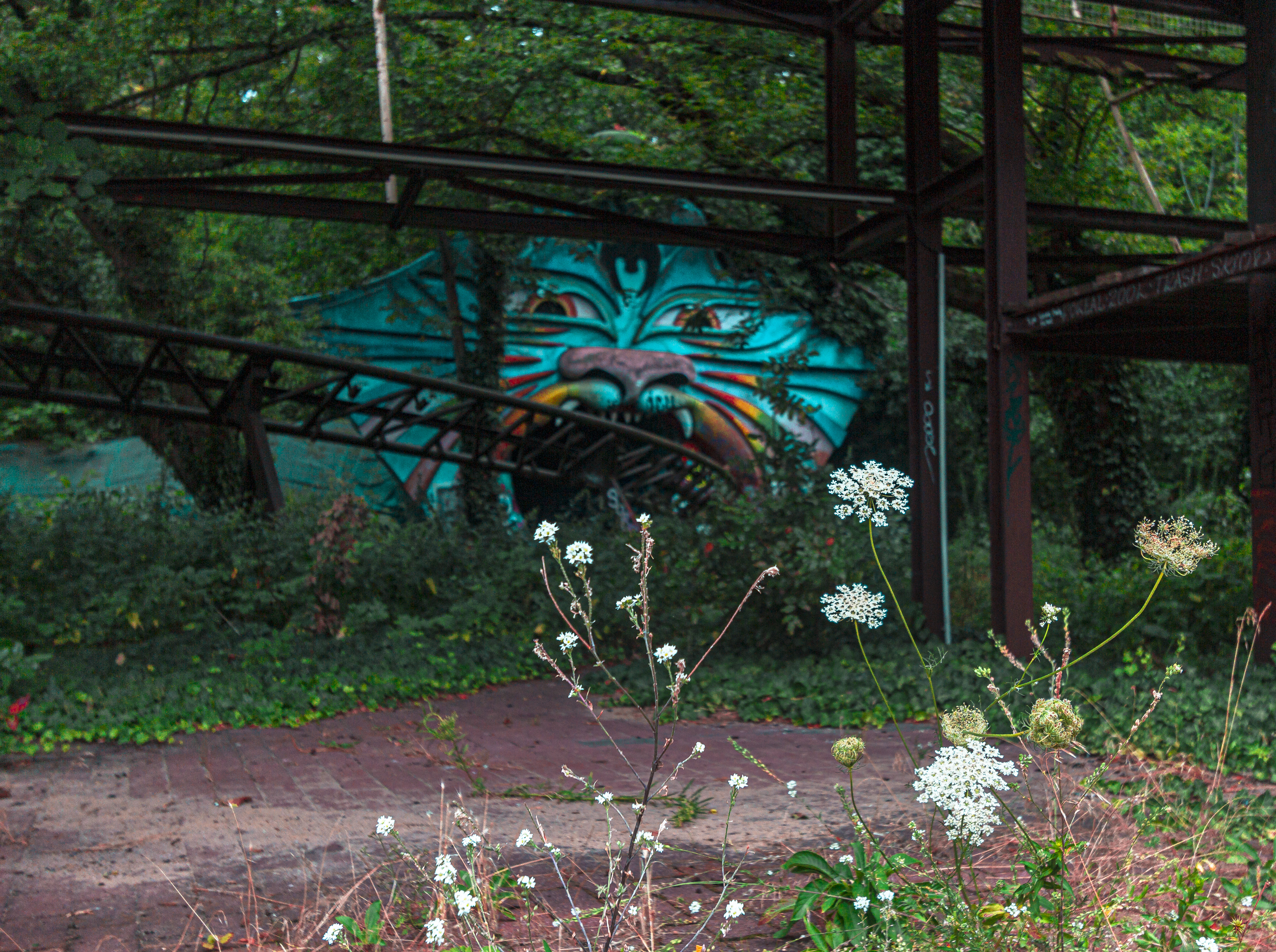 Dragon in Berlin's Abandoned Amusement Park